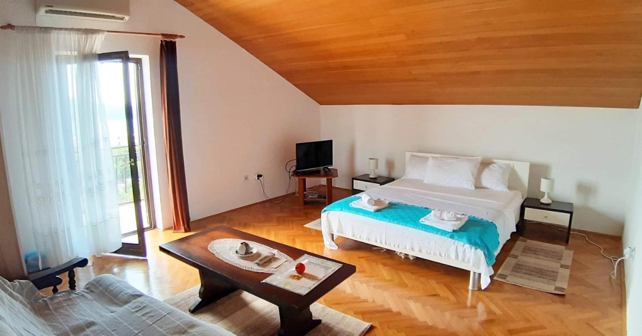 Apartmani Ruzmarin - Seget Donji, Trogir Exterior foto